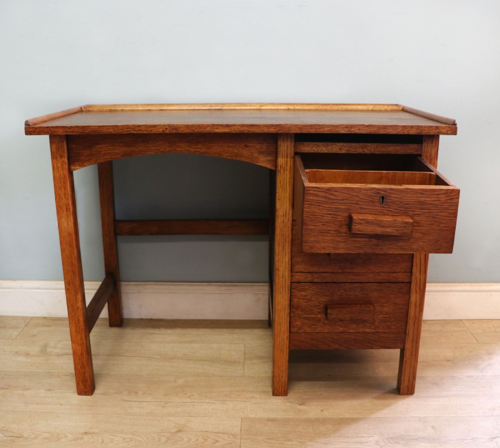 A vintage oak child’s desk. View VI