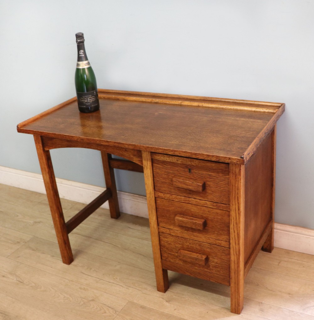 A vintage oak child’s desk. View VIII