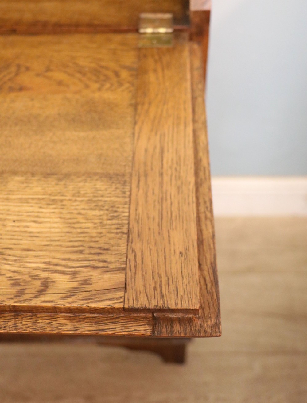 A late Victorian oak bureau in the Arts and Crafts style.  View XXV