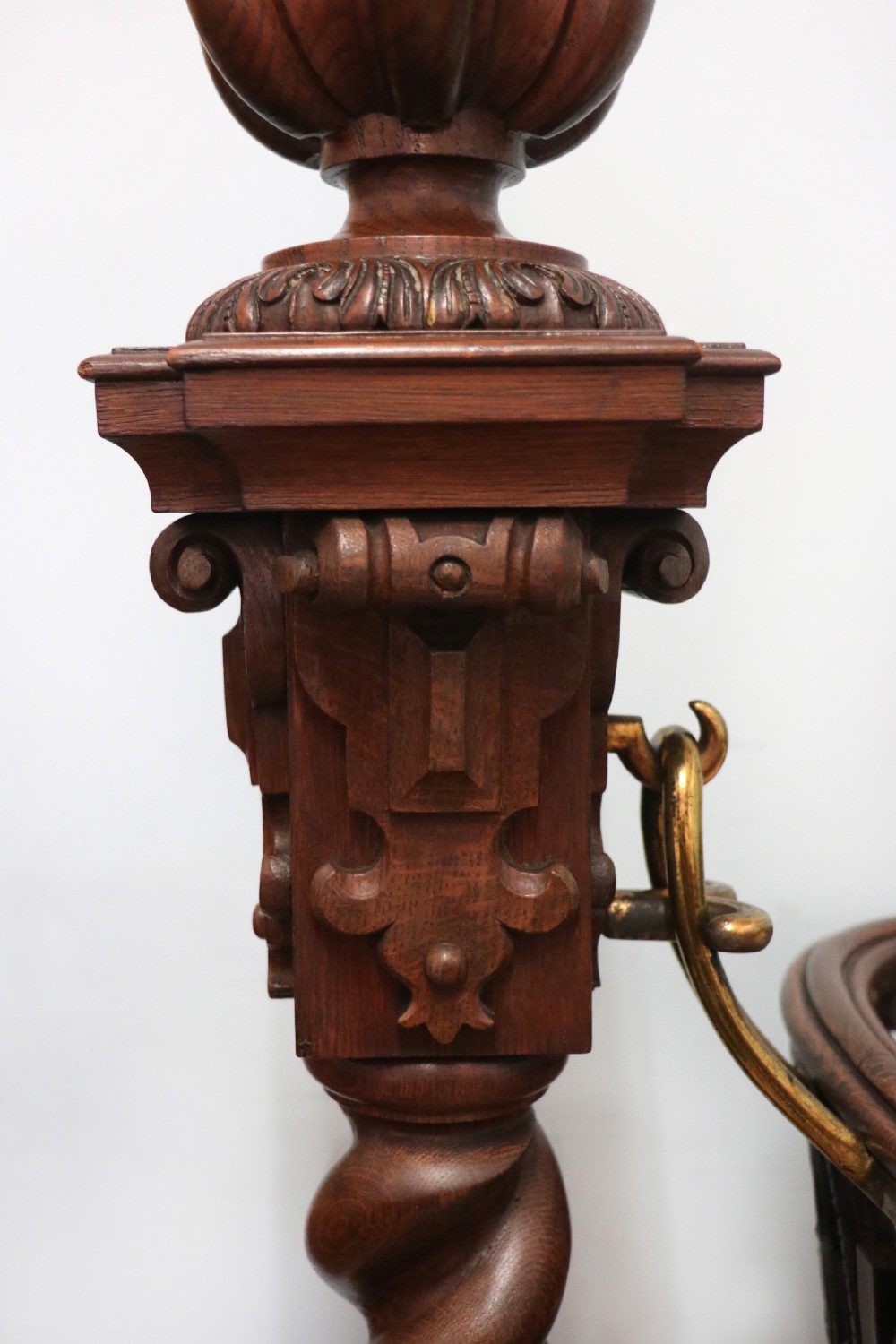 A lovely Victorian rocking baby’s crib with the finest elaborate pierced fretwork oak frame. View XI
