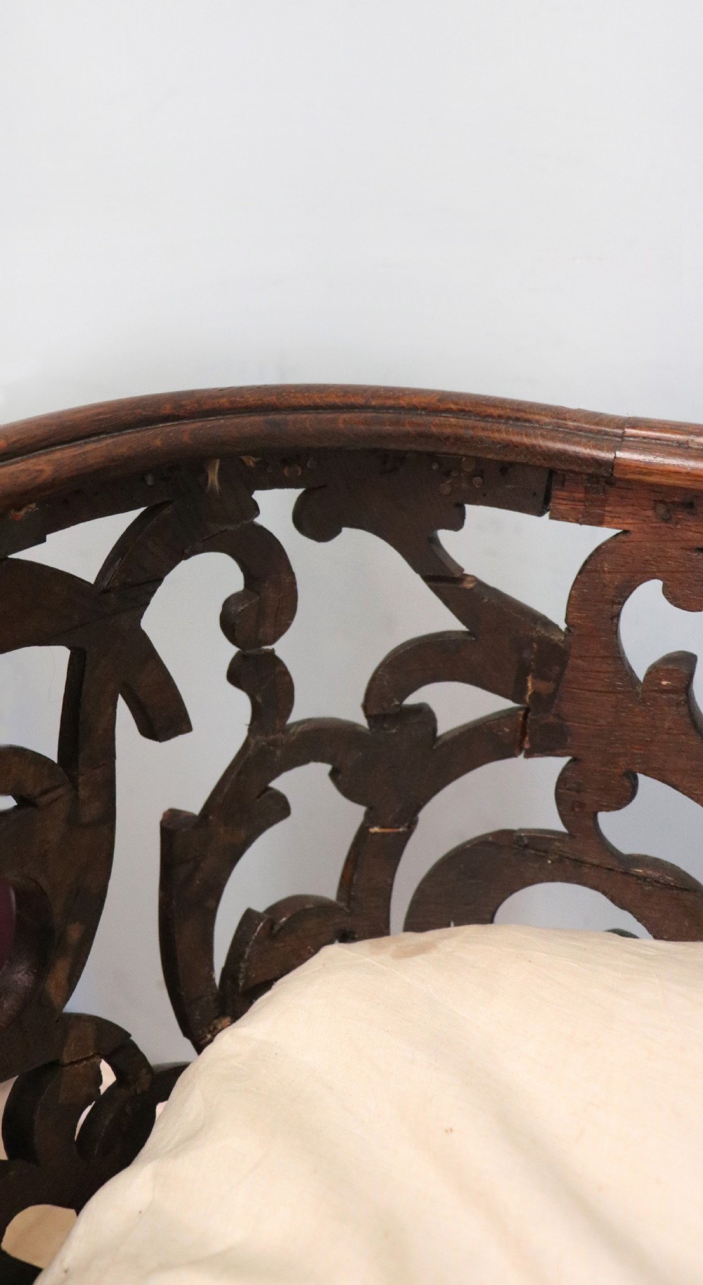 A lovely Victorian rocking baby’s crib with the finest elaborate pierced fretwork oak frame. View XVII