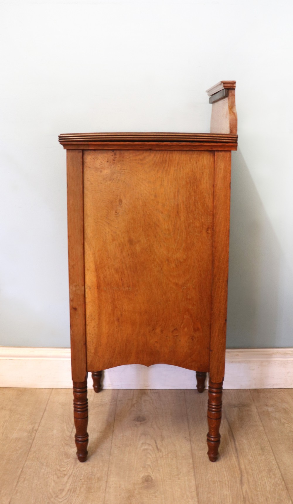 A lovely Shapland & Petter oak inlaid bedside cabinet. View VI