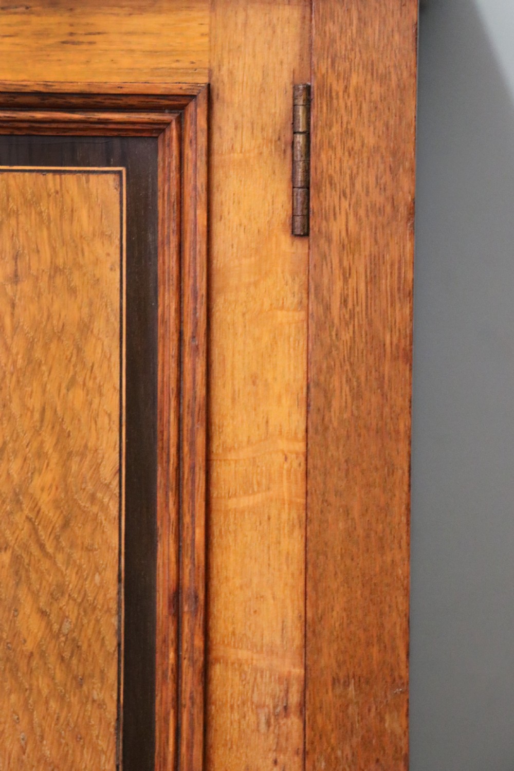 A lovely Shapland & Petter oak inlaid bedside cabinet. View XVIII