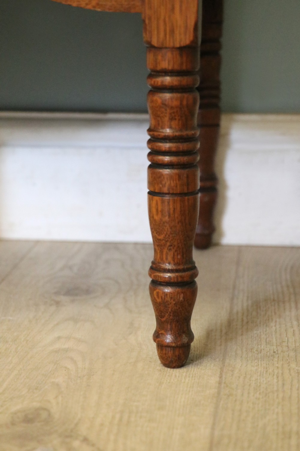 A lovely Shapland & Petter oak inlaid bedside cabinet. View XXVIII