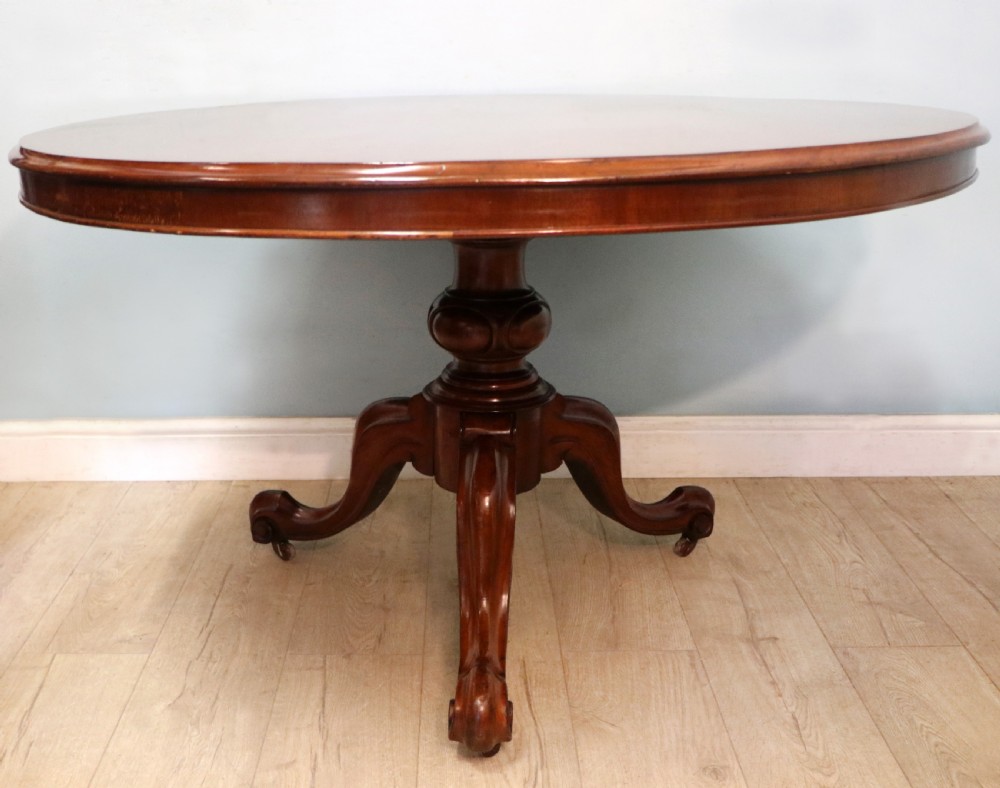 A lovely mahogany tilt top centre or dining table.