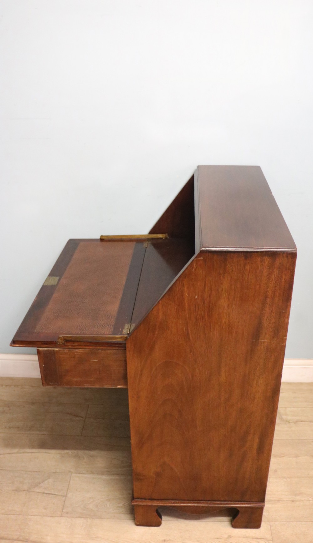 A lovely Edwardian bureau in the Sheraton revival style!  View X