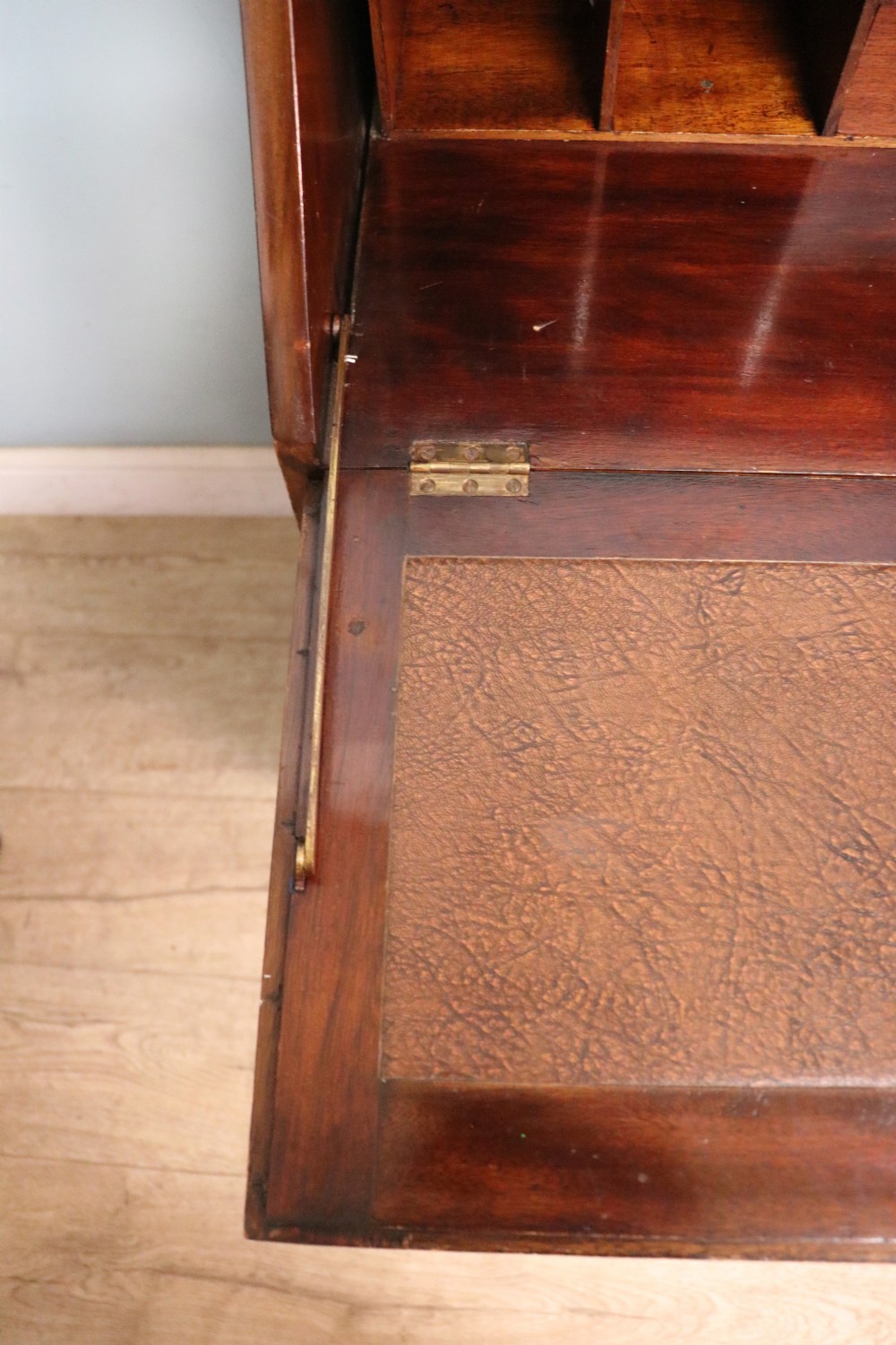 A lovely Edwardian bureau in the Sheraton revival style!  View XVIII