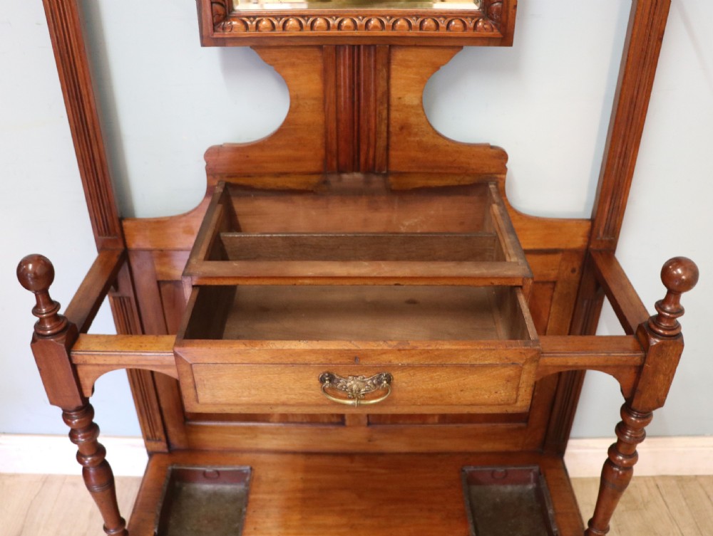 A late Victorian American walnut hallstand. View XXV