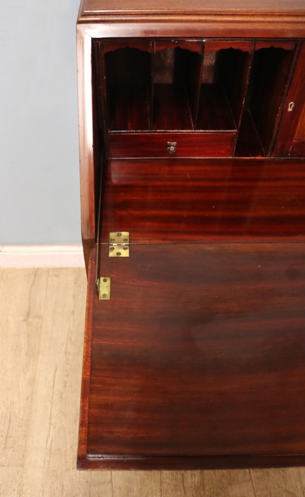 A lovely Edwardian bureau. View VIII