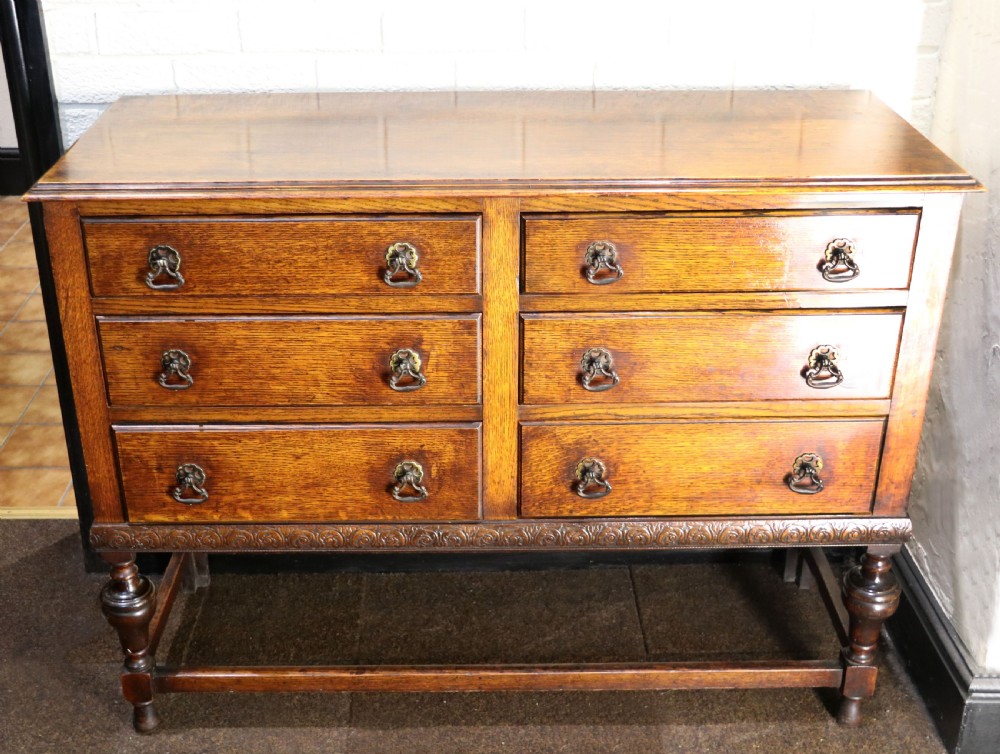 Oak side Quality British oak! A very useful Jacobean revival oak chest of drawers. View II