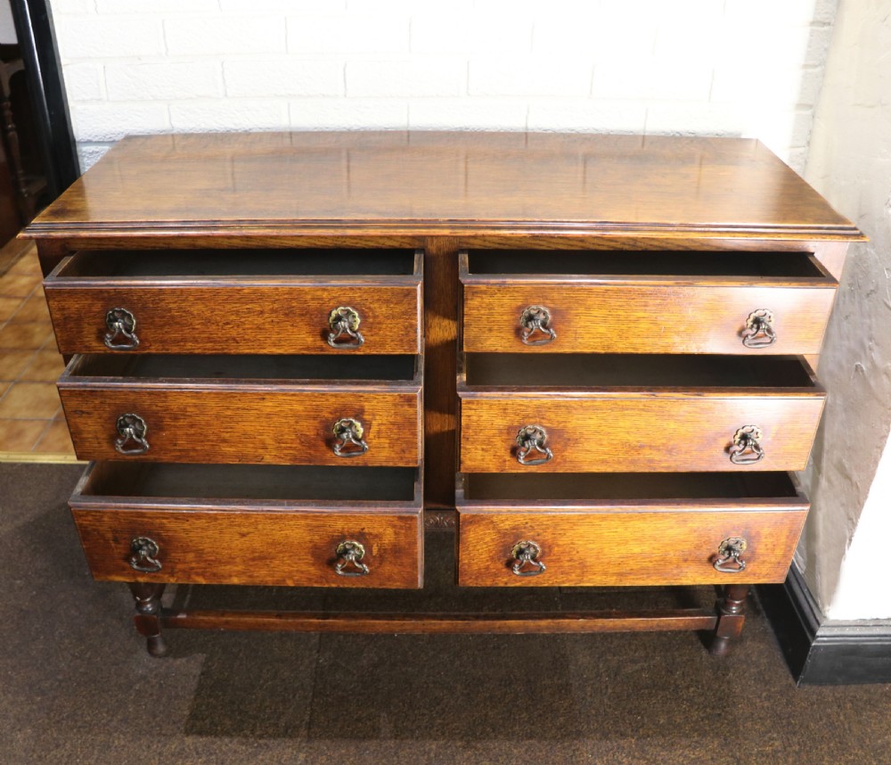 Oak side Quality British oak! A very useful Jacobean revival oak chest of drawers. View IV