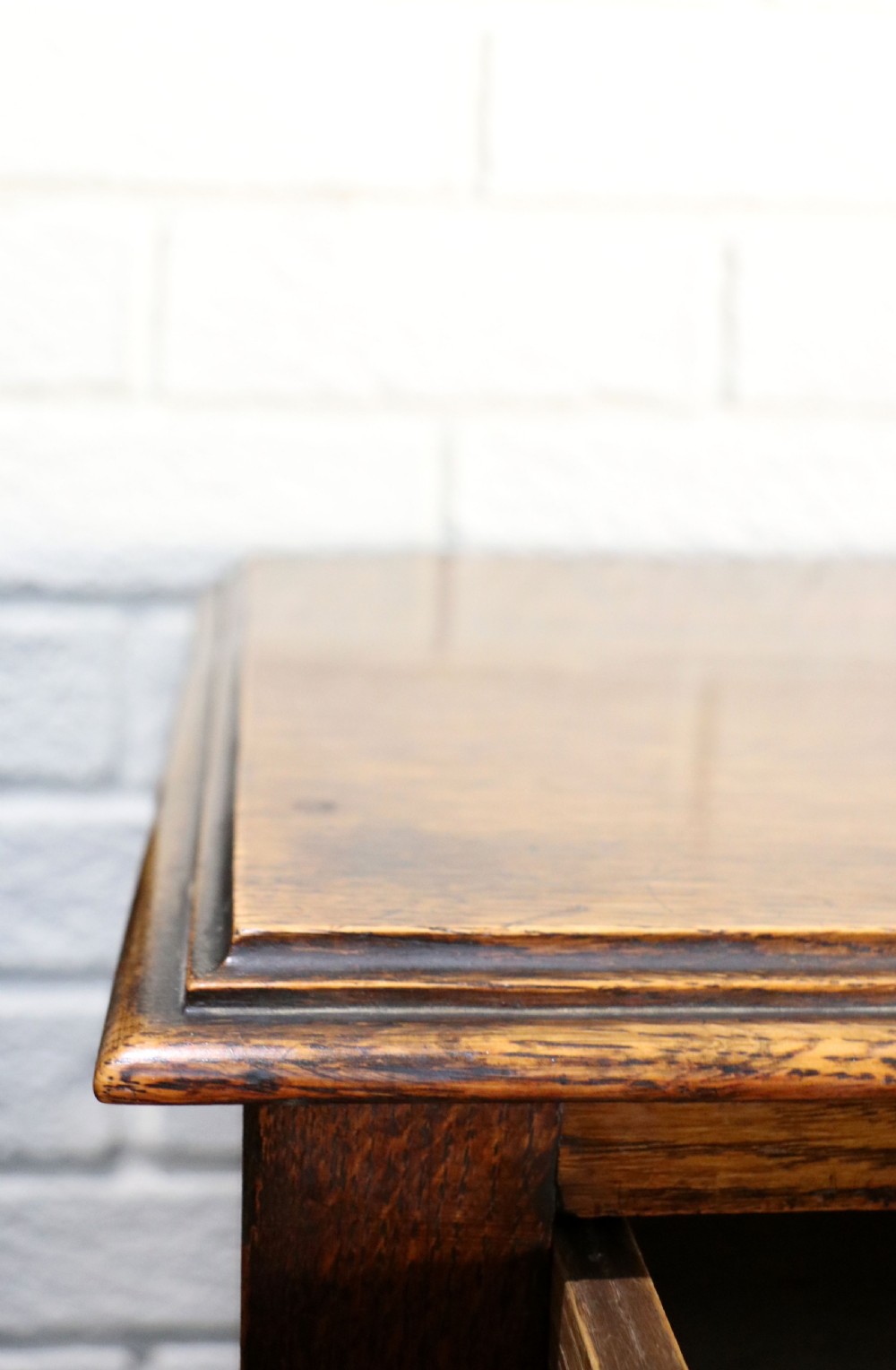 Oak side Quality British oak! A very useful Jacobean revival oak chest of drawers. View VI