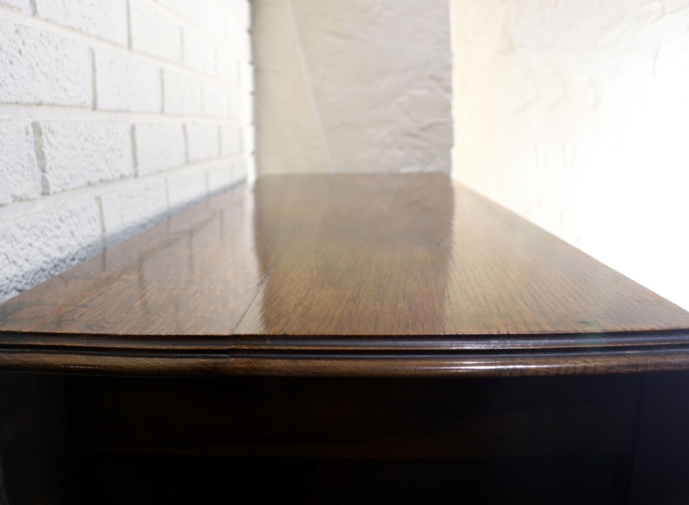 Oak side Quality British oak! A very useful Jacobean revival oak chest of drawers. View VII