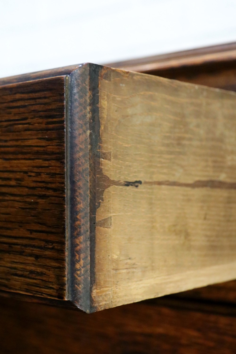 Oak side Quality British oak! A very useful Jacobean revival oak chest of drawers. View IX