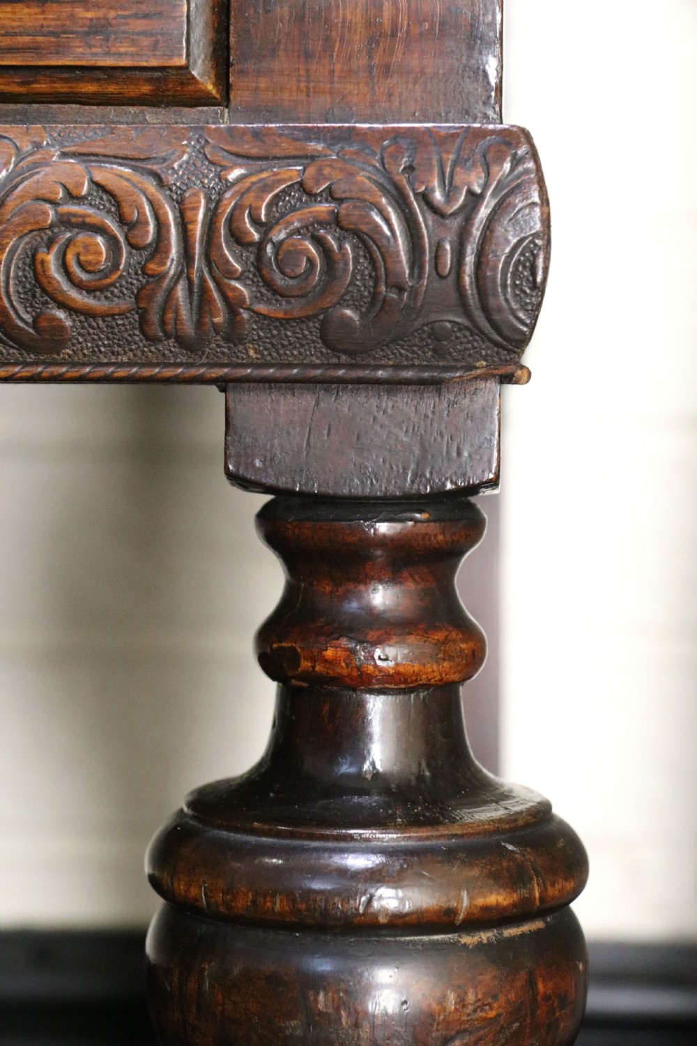 Oak side Quality British oak! A very useful Jacobean revival oak chest of drawers. View XV