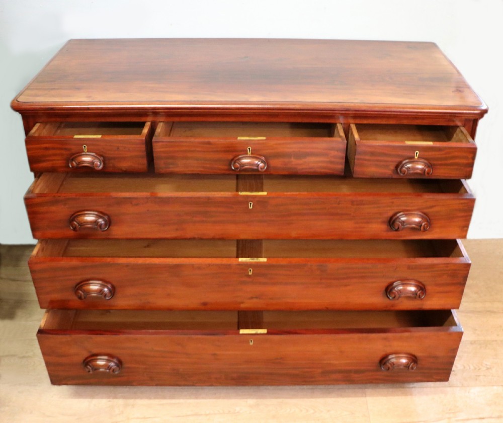 A quality superb Victorian mahogany chest of drawers.  View III
