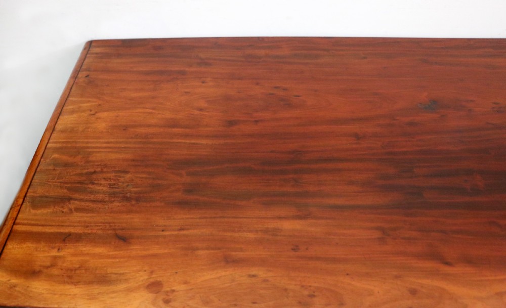 A quality superb Victorian mahogany chest of drawers.  View V