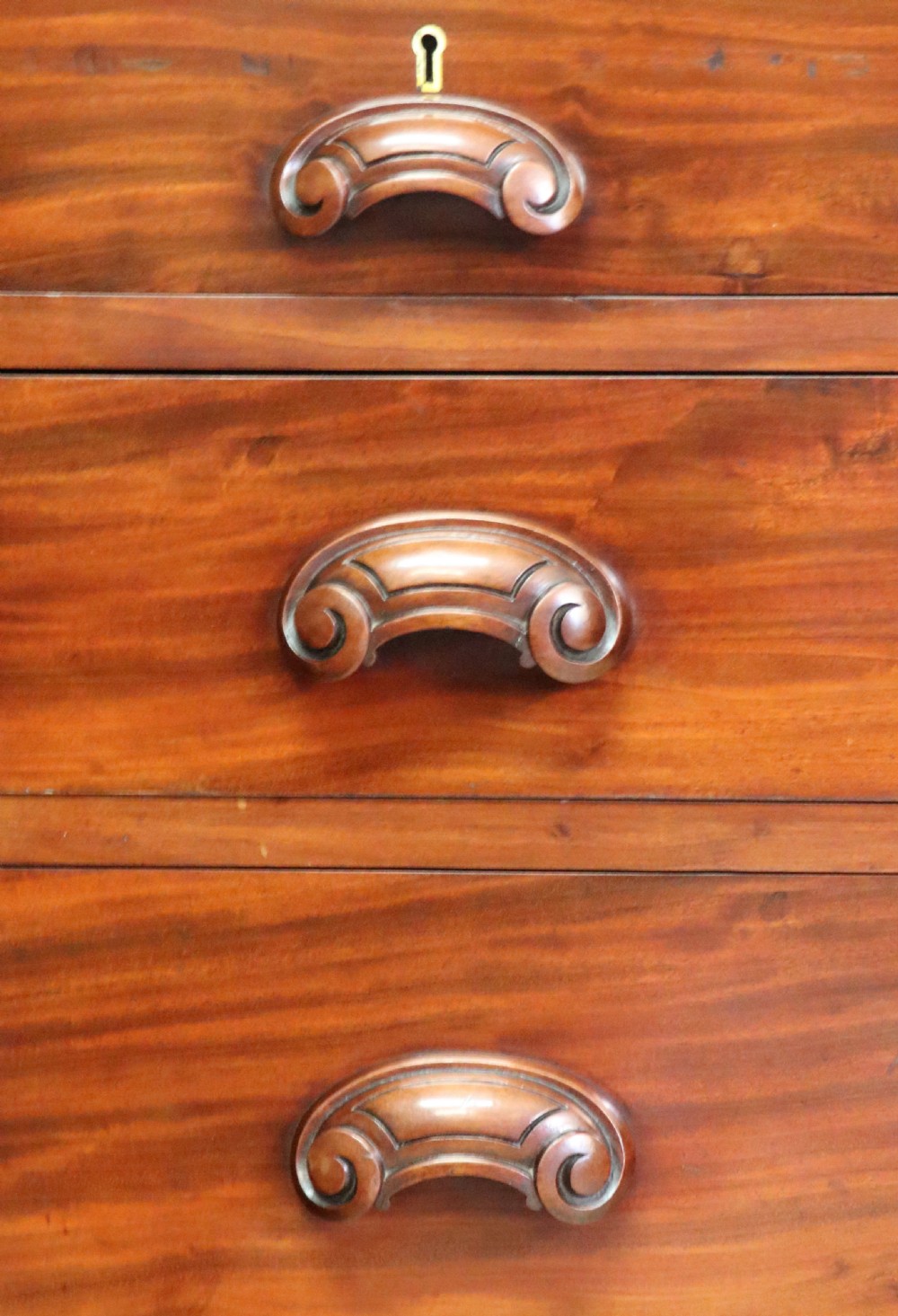 A quality superb Victorian mahogany chest of drawers.  View XII