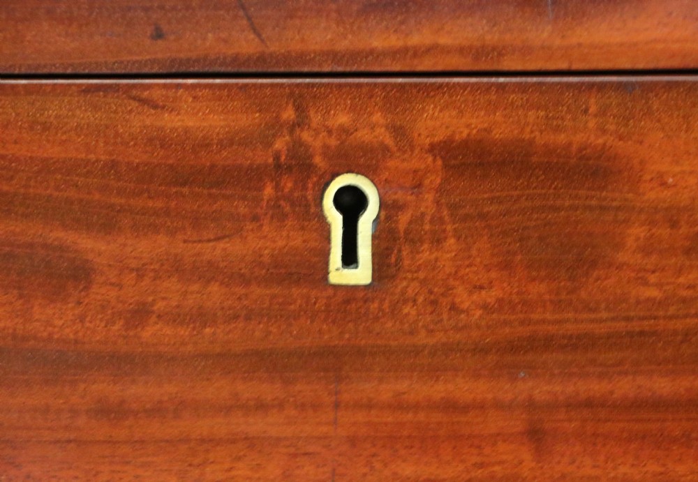 A quality superb Victorian mahogany chest of drawers.  View XIV