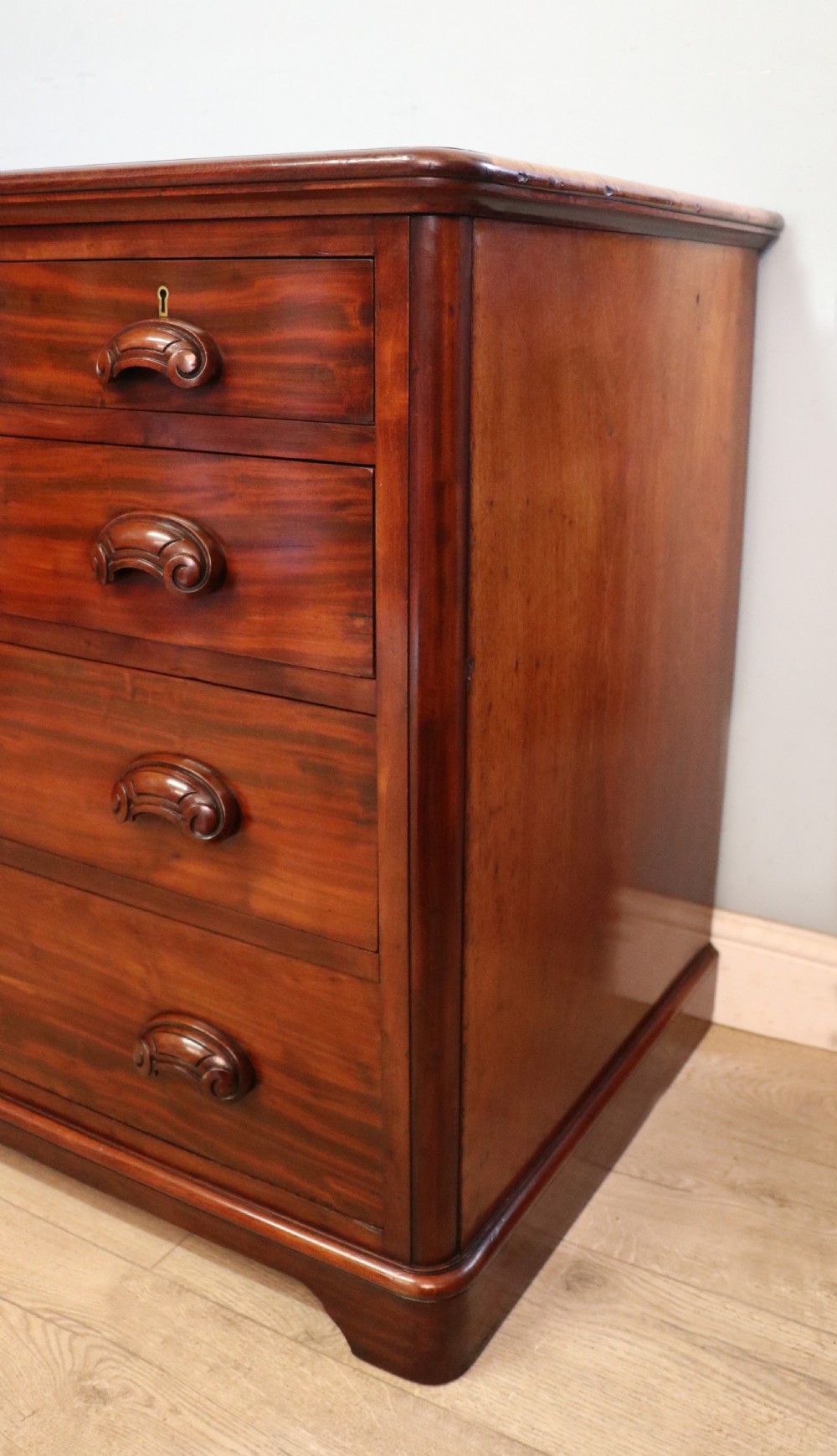 A quality superb Victorian mahogany chest of drawers.  View XVI