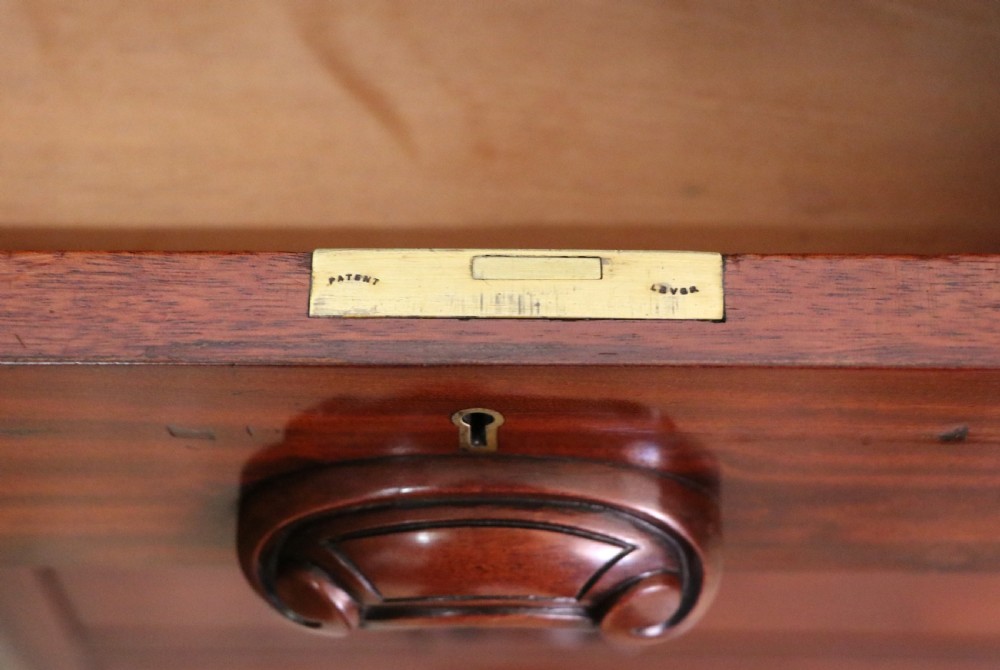 A quality superb Victorian mahogany chest of drawers.  View XIX