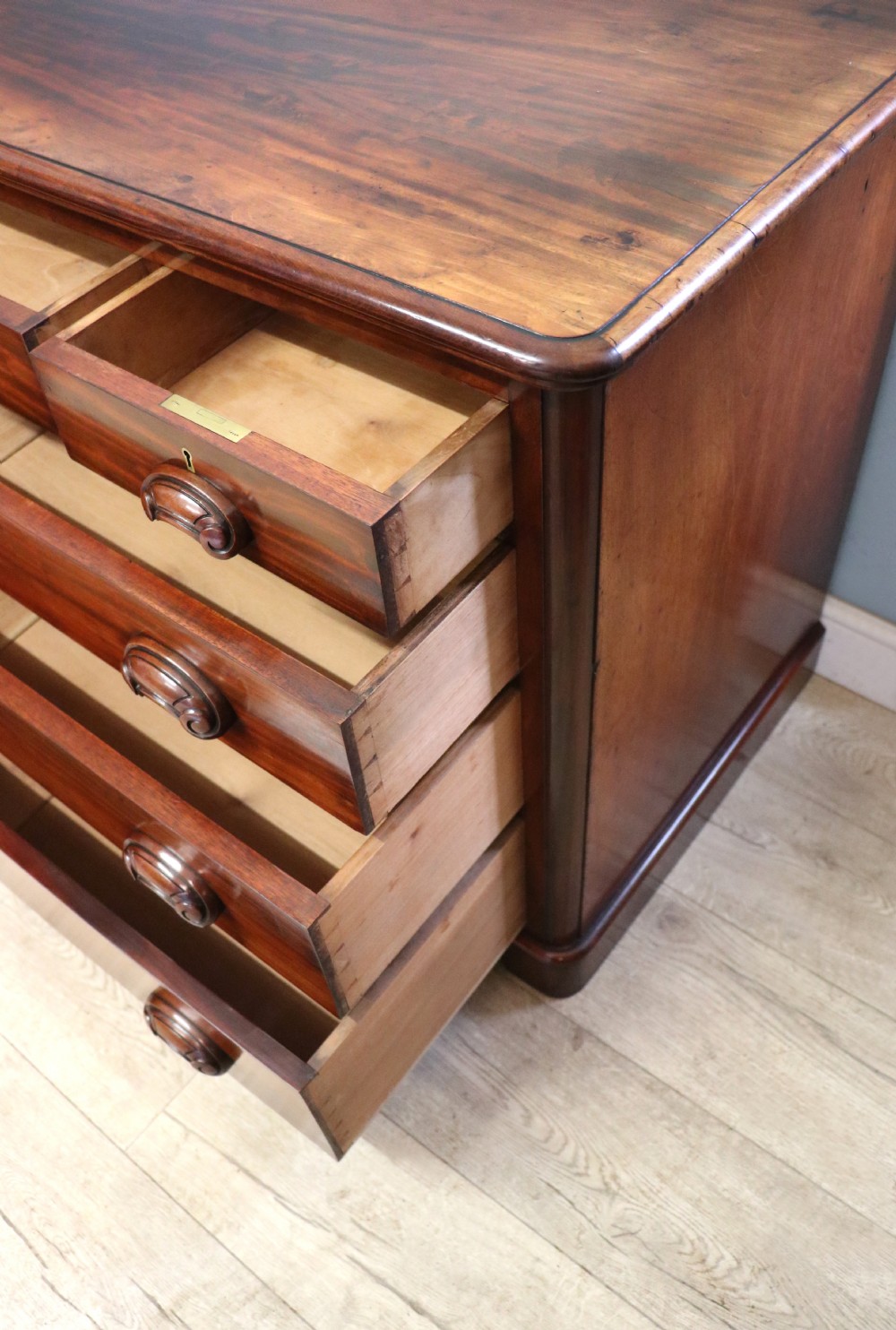 A quality superb Victorian mahogany chest of drawers.  View XX