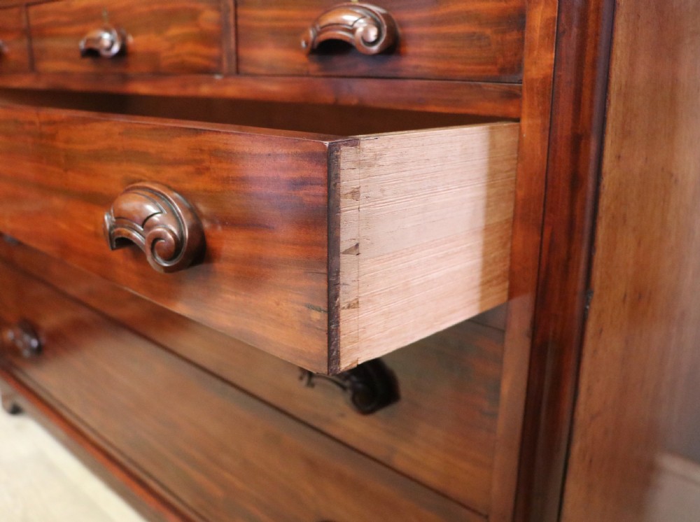 A quality superb Victorian mahogany chest of drawers.  View XXI