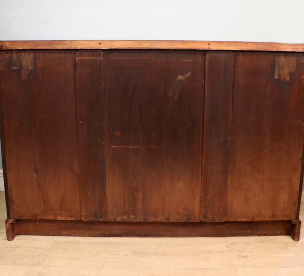 A quality superb Victorian mahogany chest of drawers.  View XXIX