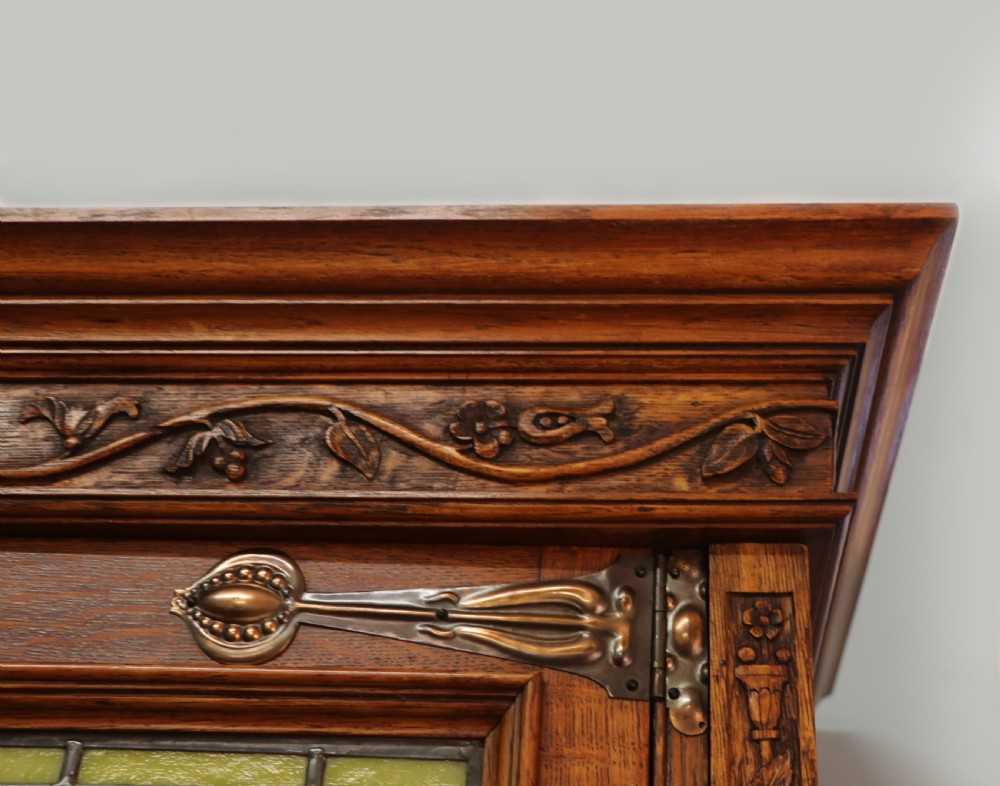 A truly wonderful late 19th century ‘one off’ craftsman built light oak wardrobe.  View VI