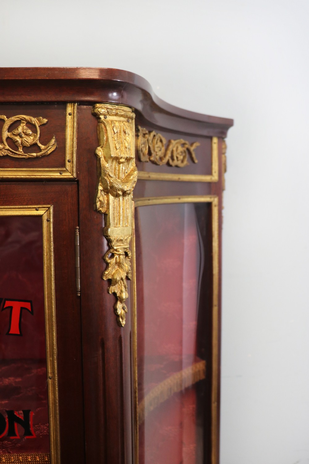 A very fine 20th century Vernis Martin style vitrine display cabinet, later sign written for Leon Dardant distillery of Vienna. View XIV