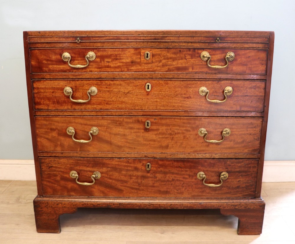 A lovely George III mahogany bachelors’ chest.