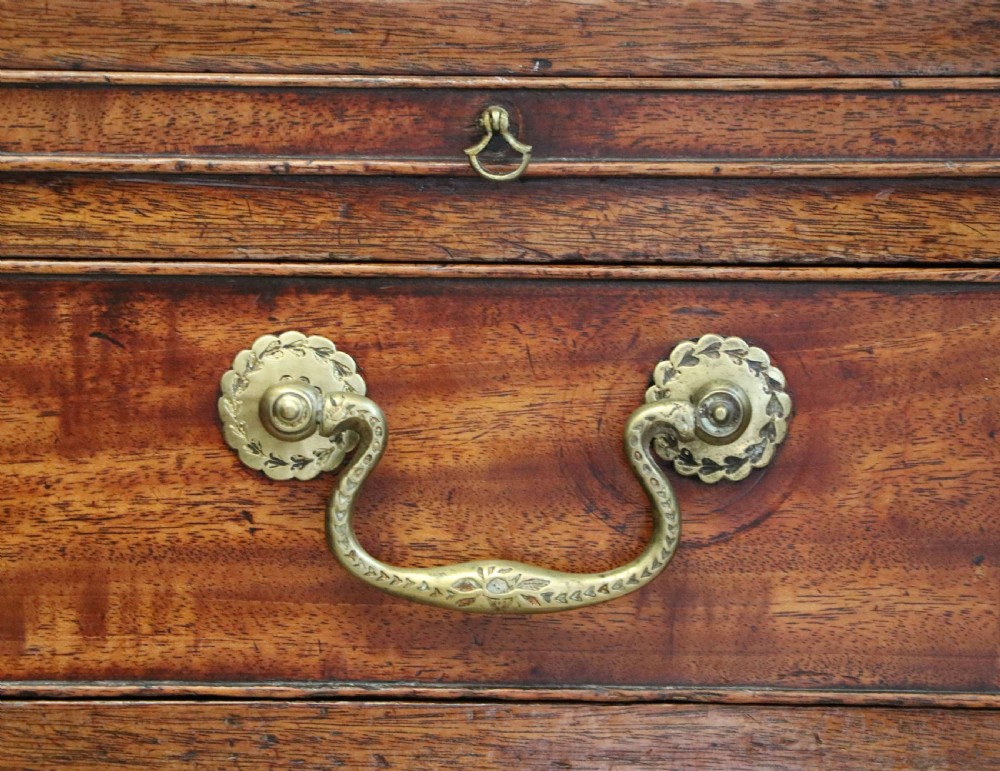 A lovely George III mahogany bachelors’ chest. View XV