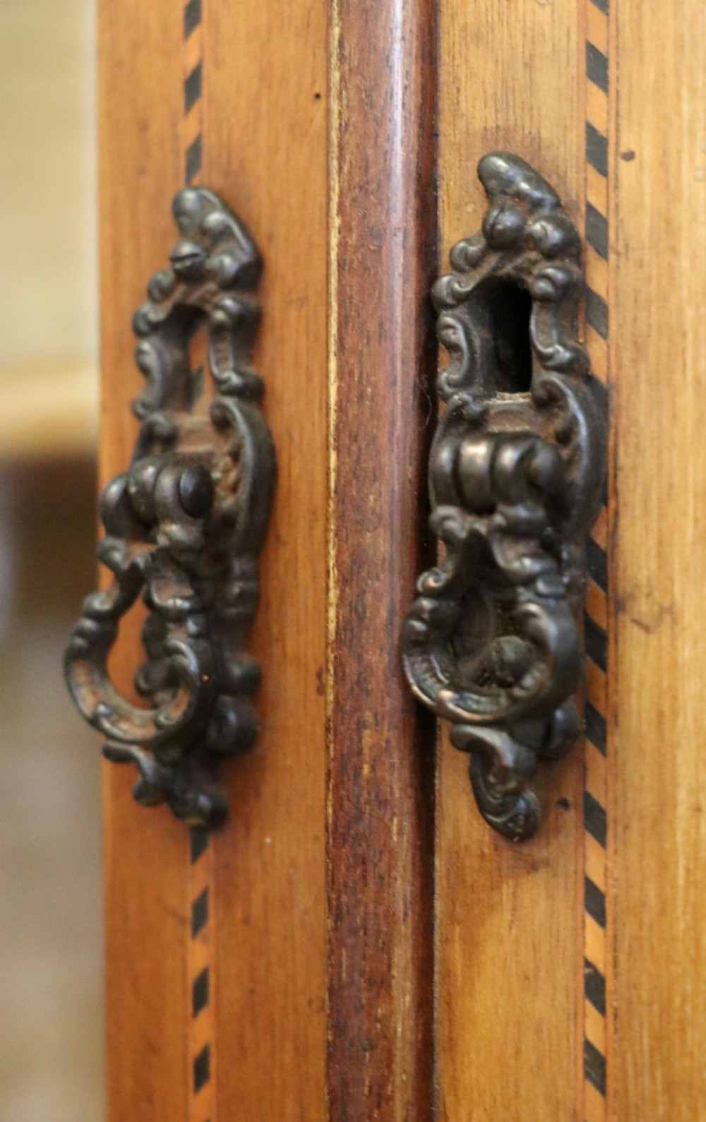  A lovely small Edwardian mahogany and inlaid corner display cabinet.  View XVI