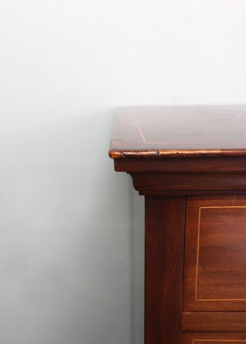 A lovely early 20th century, beautifully made mahogany chest of drawers. View VI