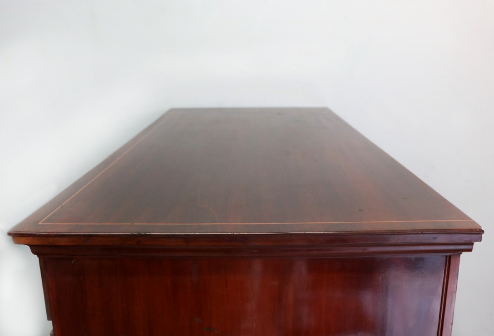 A lovely early 20th century, beautifully made mahogany chest of drawers. View VII