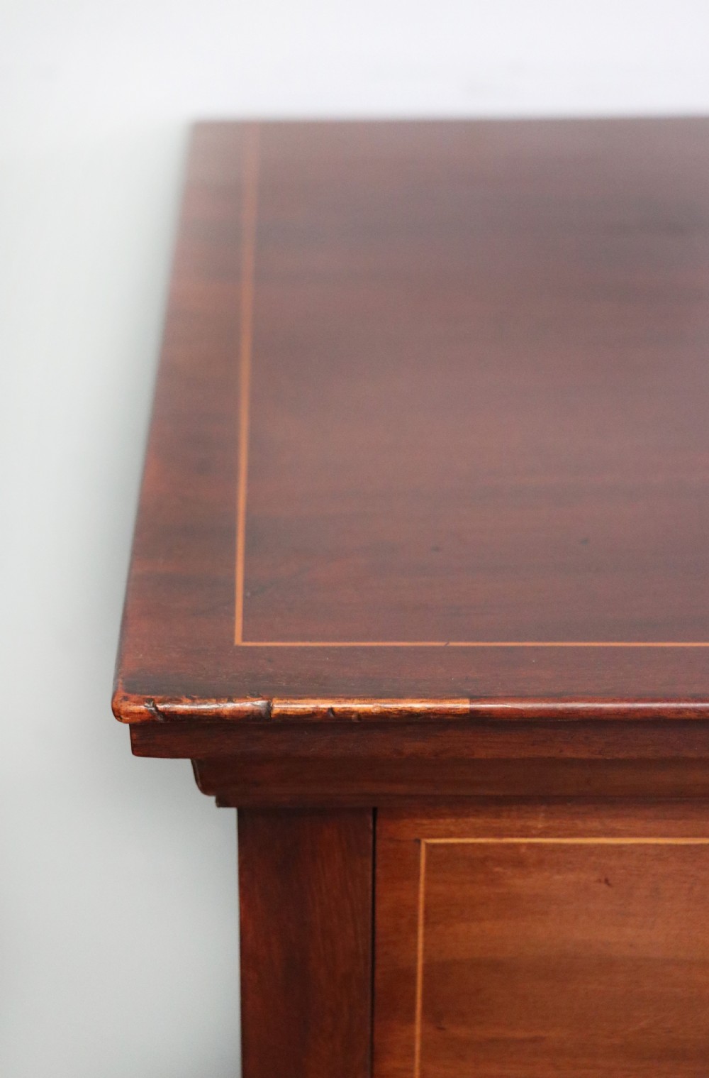 A lovely early 20th century, beautifully made mahogany chest of drawers. View VIII