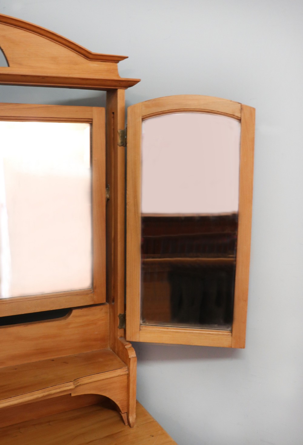 Victorian Arts and Crafts style. A lovely late 19th century satin walnut wardrobe and matching dressing chest. View IX