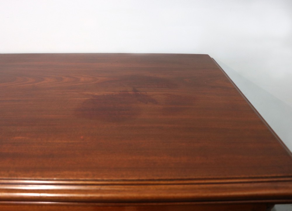 An absolutely delightful early 19th century mahogany chest of drawers. View XXV