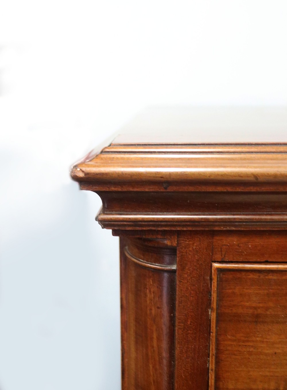 An absolutely delightful early 19th century mahogany chest of drawers. View XXVII
