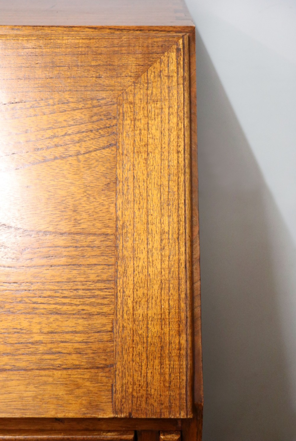 Quality British oak! A lovely Georgian oak bureau. View XVII