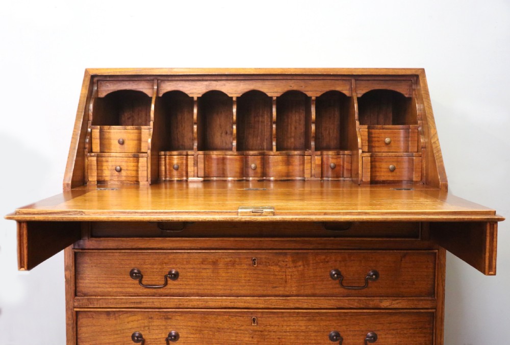 Quality British oak! A lovely Georgian oak bureau. View XX