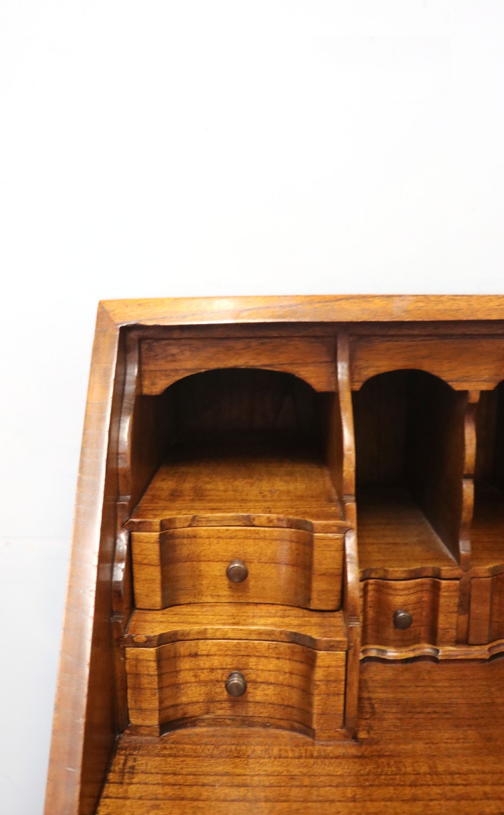 Quality British oak! A lovely Georgian oak bureau. View XXIII