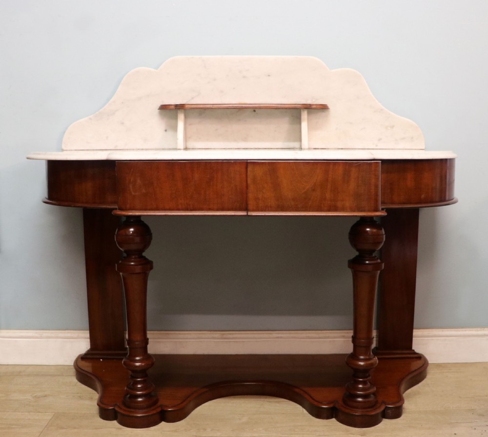 A lovely mahogany framed Duchess type washstand. View IV