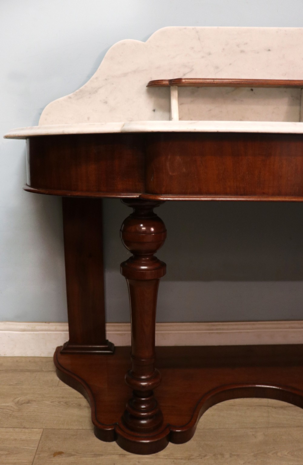 A lovely mahogany framed Duchess type washstand. View IX