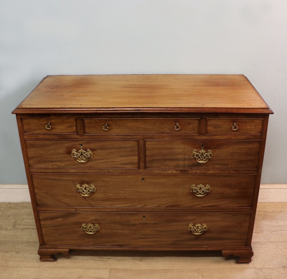 A lovely early 19th century mahogany chest. View II