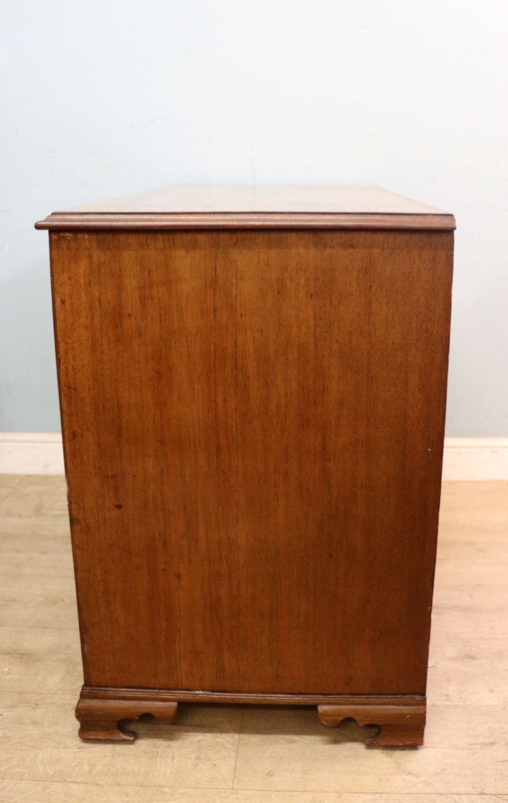 A lovely early 19th century mahogany chest. View VIII