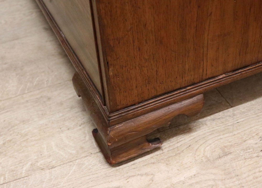 A lovely early 19th century mahogany chest. View XIX