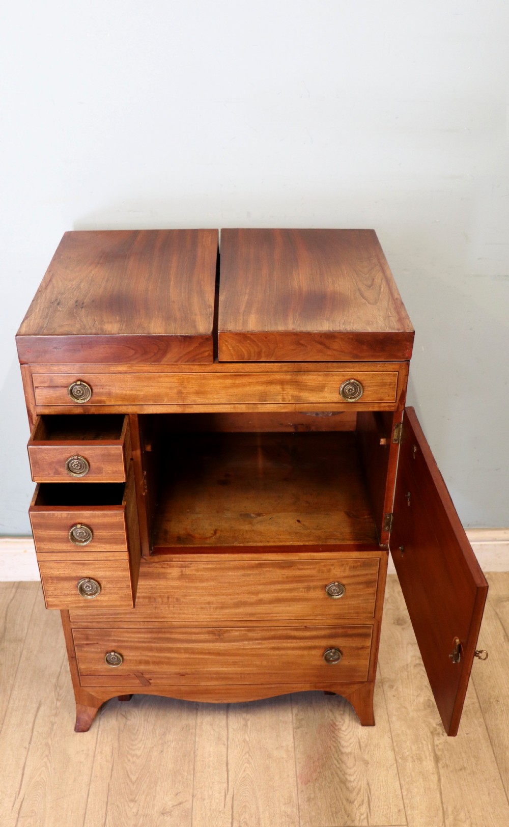 George III mahogany combination washstand View VIII