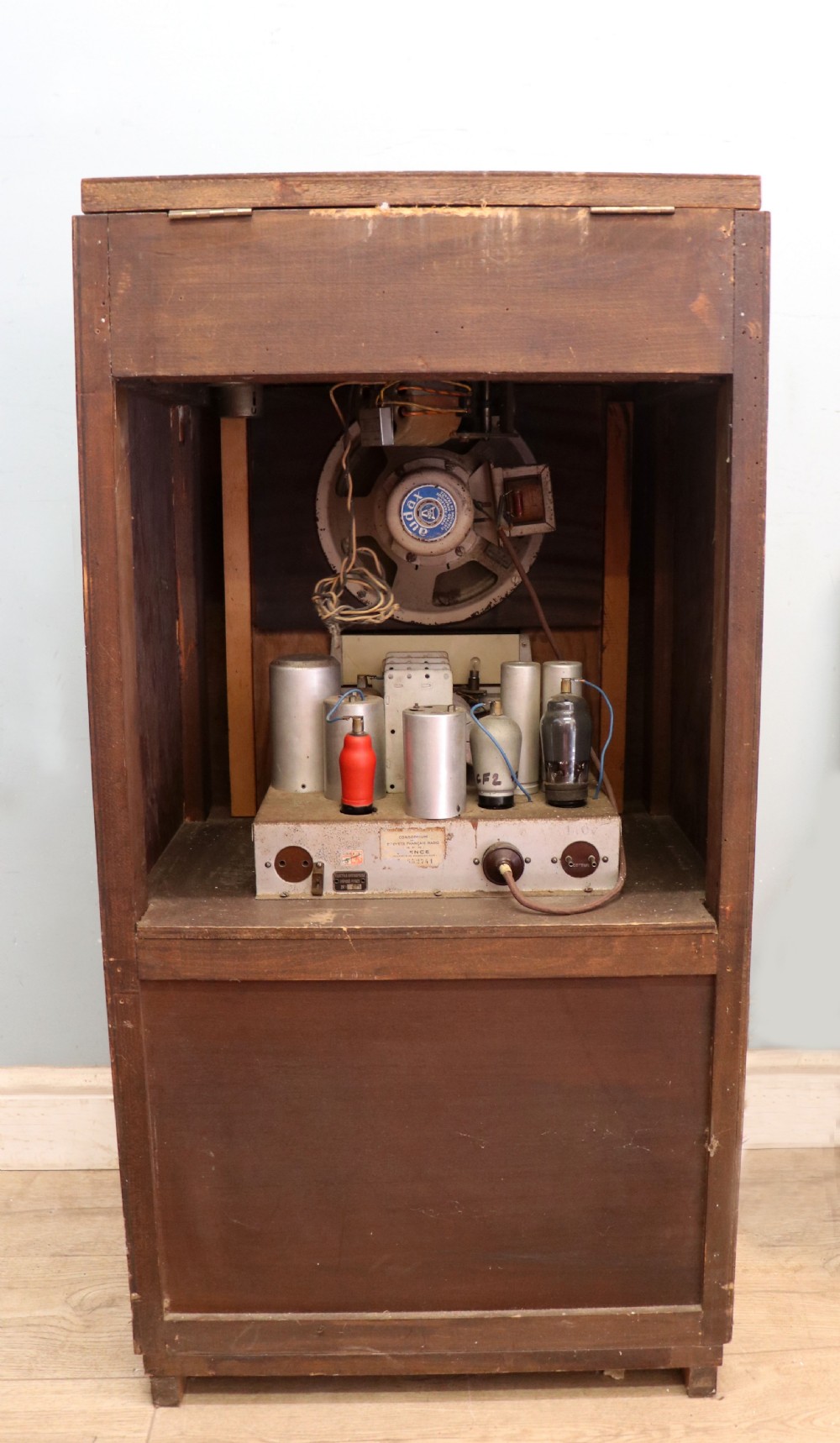 A lovely vintage French walnut cased radiogram. View X