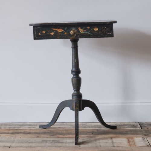 19th-century Chinoiserie Lacquered Tripod Side Table